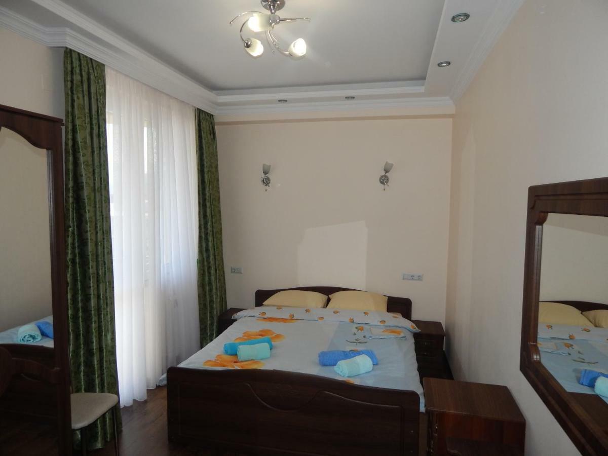 Apartment First Line From Sea Batoumi Extérieur photo