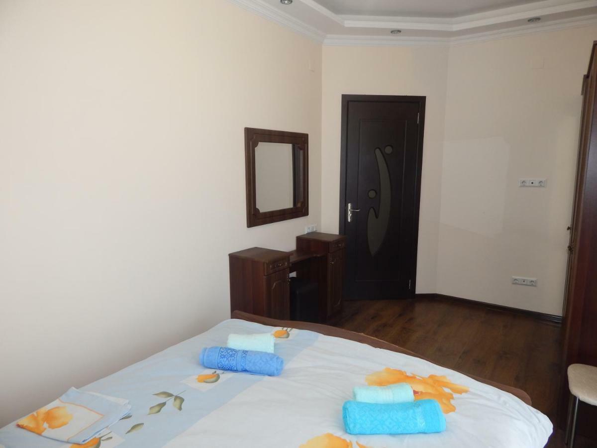 Apartment First Line From Sea Batoumi Extérieur photo