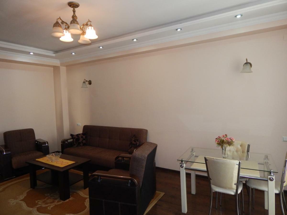 Apartment First Line From Sea Batoumi Extérieur photo
