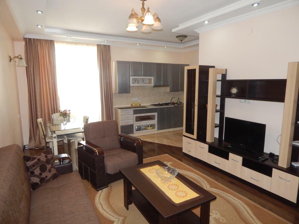 Apartment First Line From Sea Batoumi Extérieur photo