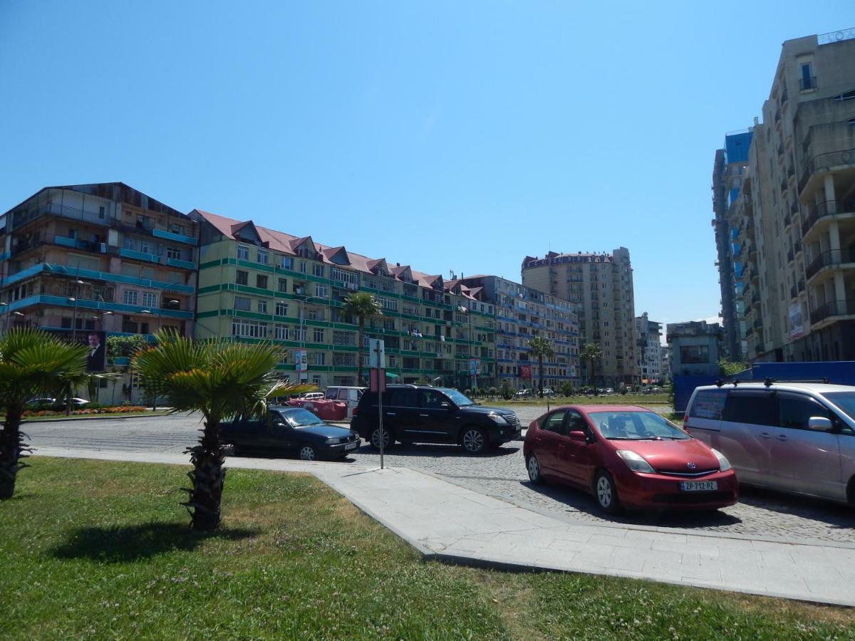 Apartment First Line From Sea Batoumi Extérieur photo